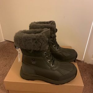 NIB UGG Adirondack III Boots